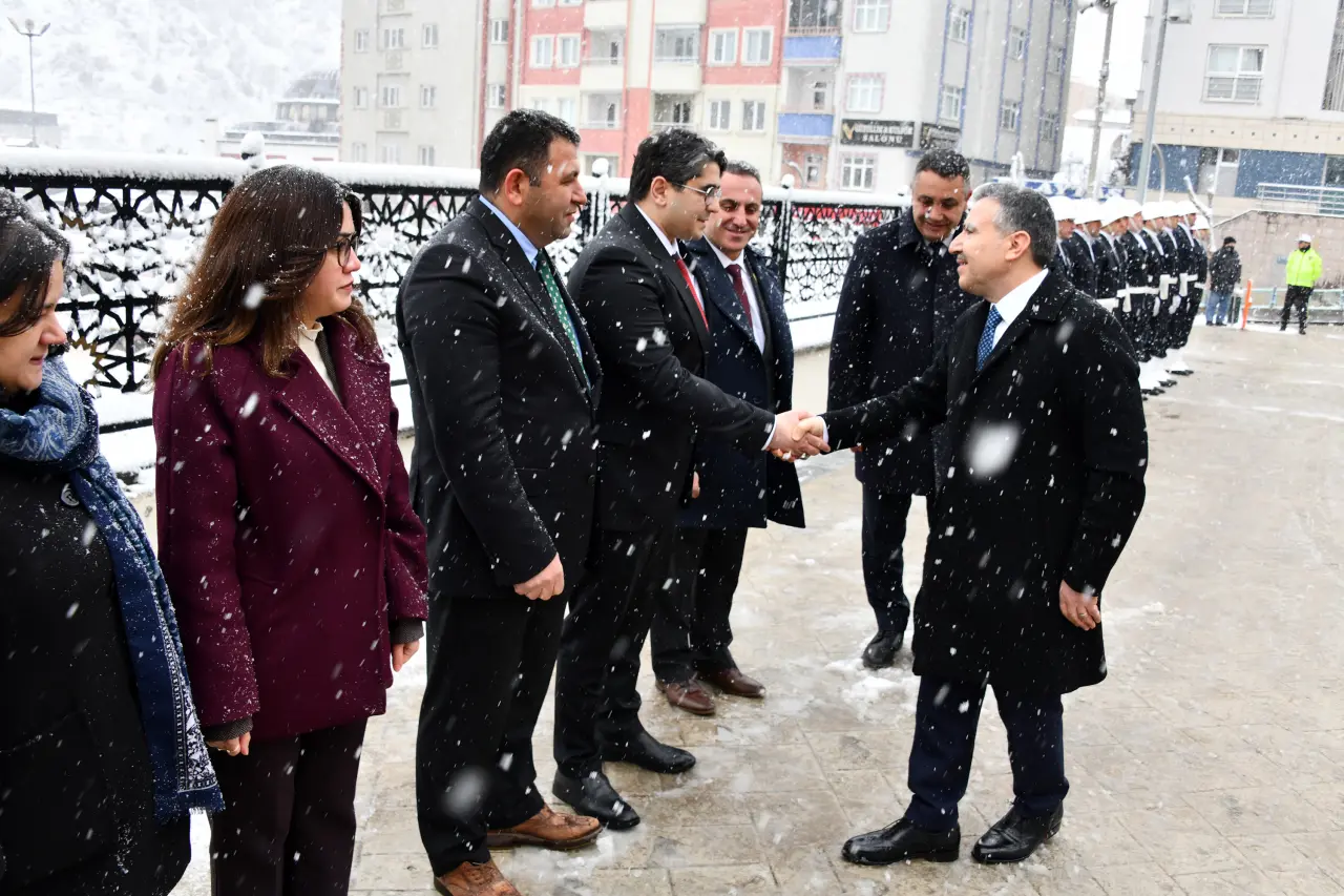 Gümüşhane Valisi Cevdet Atay görevine başladı 2