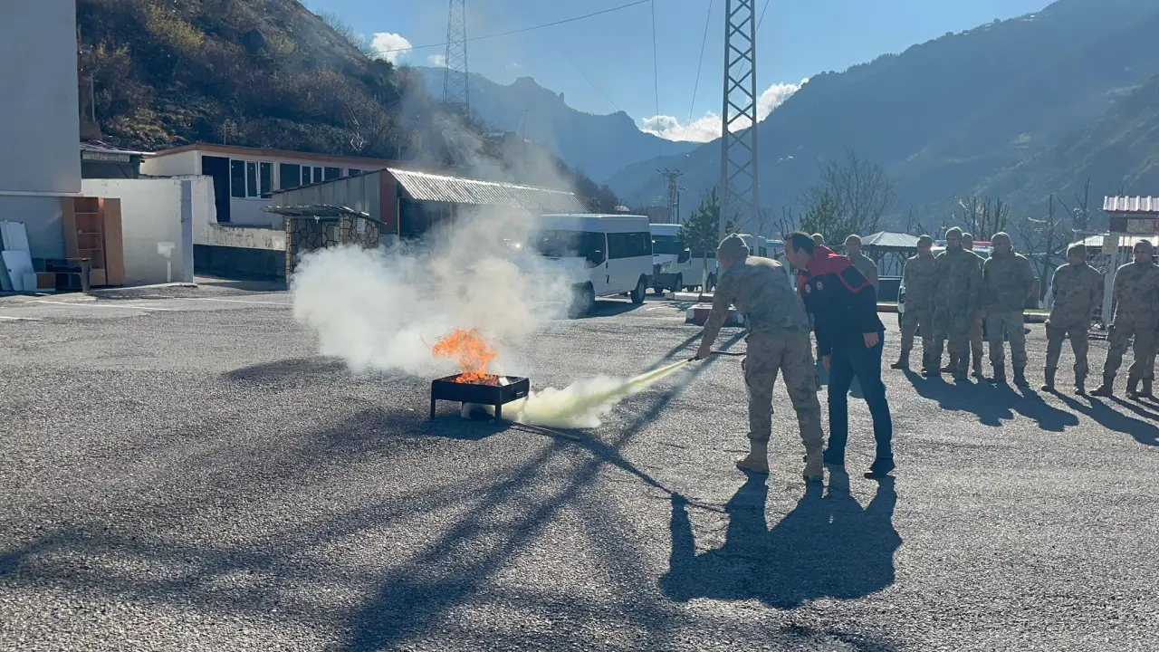 Kürtün MYO’dan Jandarma personeline yangın güvenliği eğitimi 1