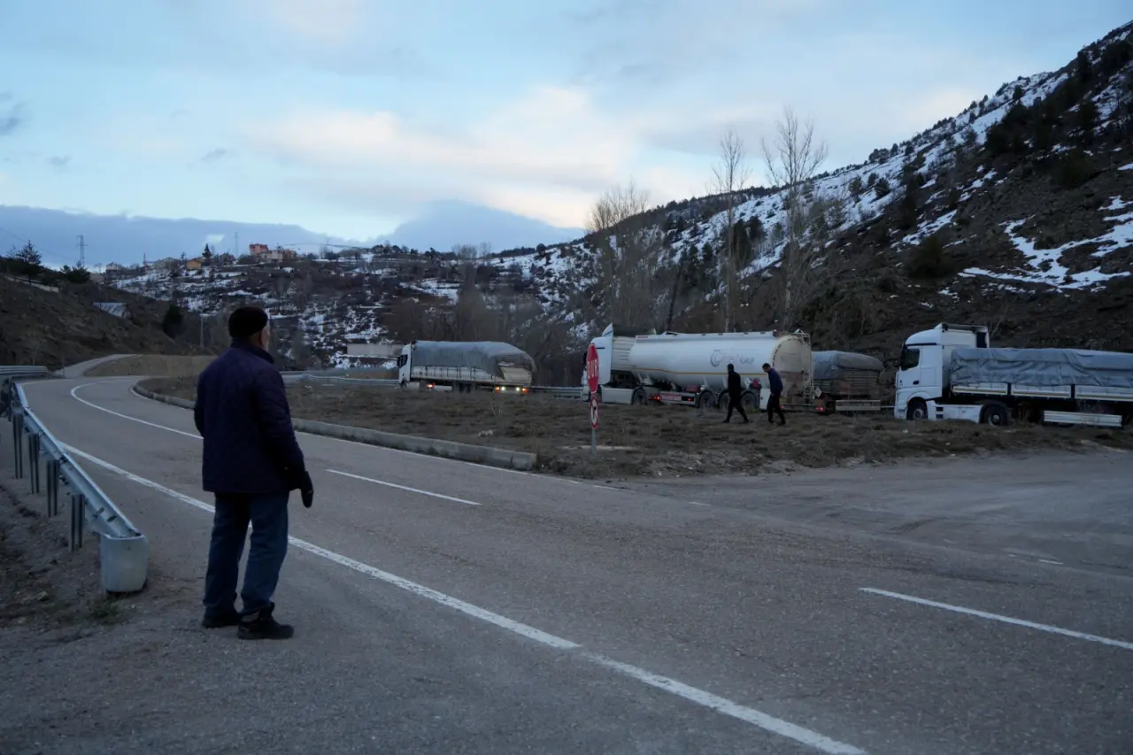 Bu köyden geçerken aracınızı durdururlarsa şaşırmayın! Sebebi takdir topluyor 1