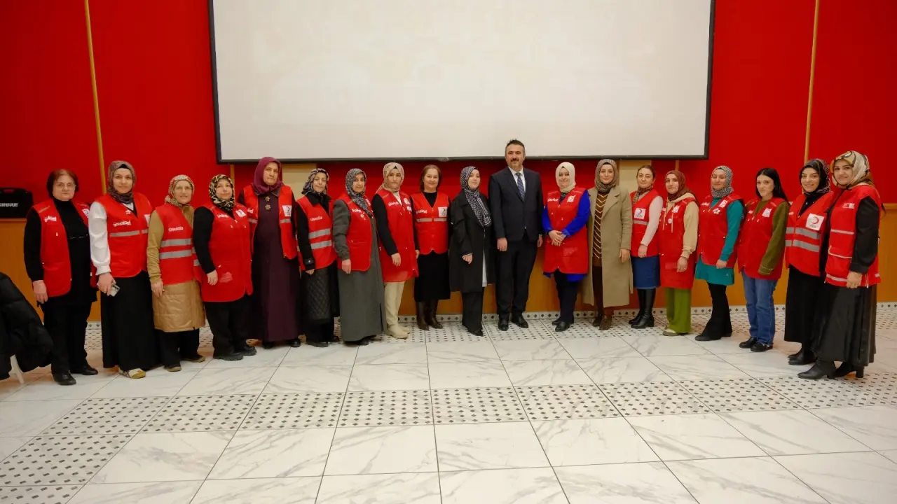 Gümüşhane’de Gönül Sofrası: Kızılay’dan 300 Kişilik "Anne Eli" İftarı 9