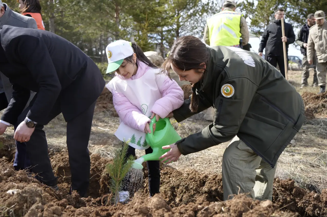 Gümüşhane'de Orman Haftası Kutlamaları: 750 Fidan Toprakla Buluşturuldu 3