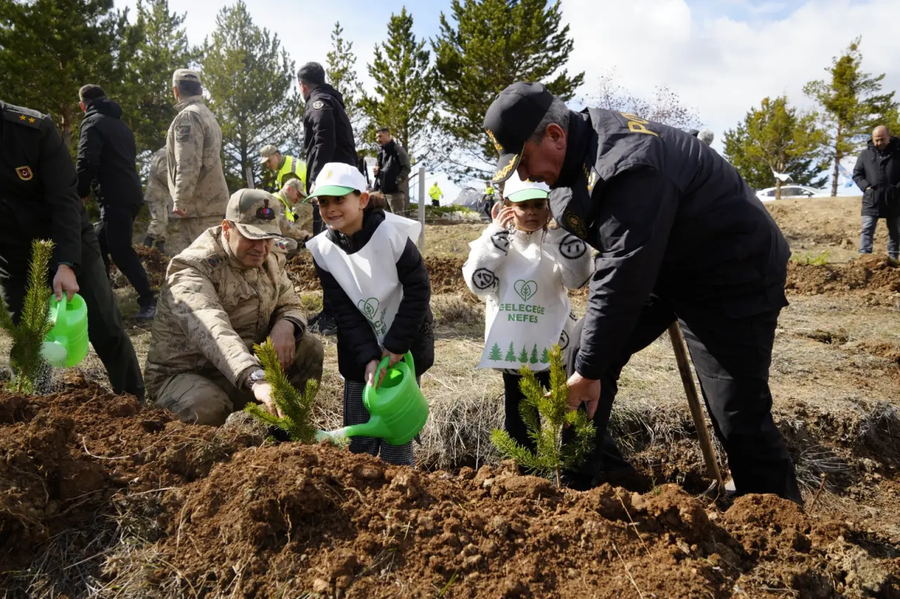 Gümüşhane'de Orman Haftası Kutlamaları: 750 Fidan Toprakla Buluşturuldu 6