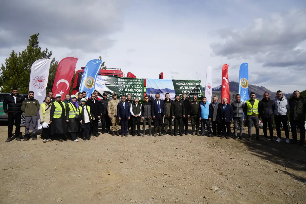Gümüşhane'de Orman Haftası Kutlamaları: 750 Fidan Toprakla Buluşturuldu 5