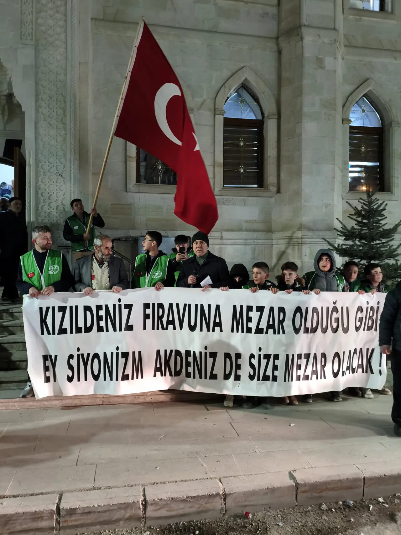 "Akdeniz Size Mezar Olacak!" Kelkit’te teravih çıkışı Siyonizme sert muhtıra 2