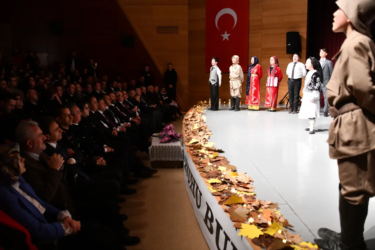 Gümüşhane'de 12 Mart Coşkusu: "Allah Bu Millete Bir Daha İstiklal Marşı Yazdırmasın" 23