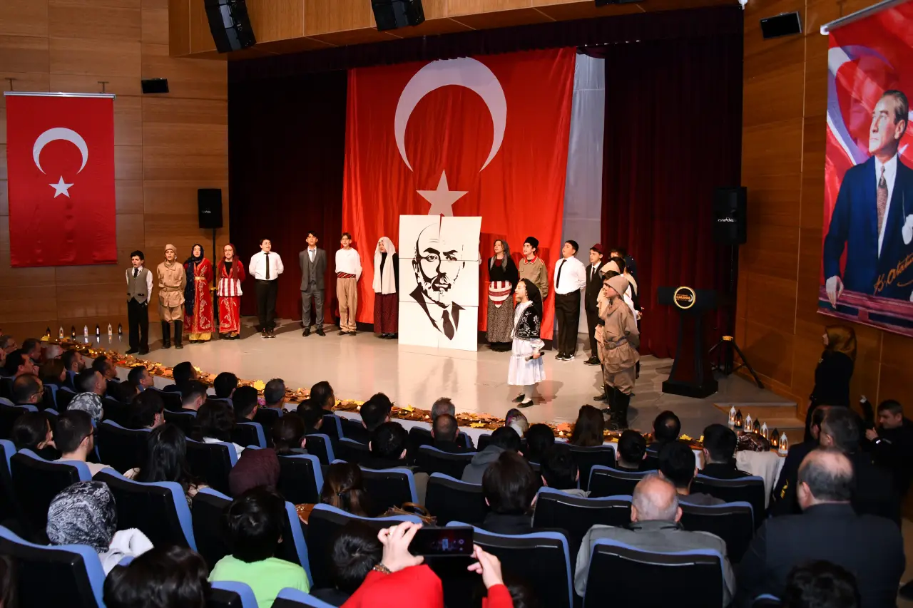 Gümüşhane'de 12 Mart Coşkusu: "Allah Bu Millete Bir Daha İstiklal Marşı Yazdırmasın" 9