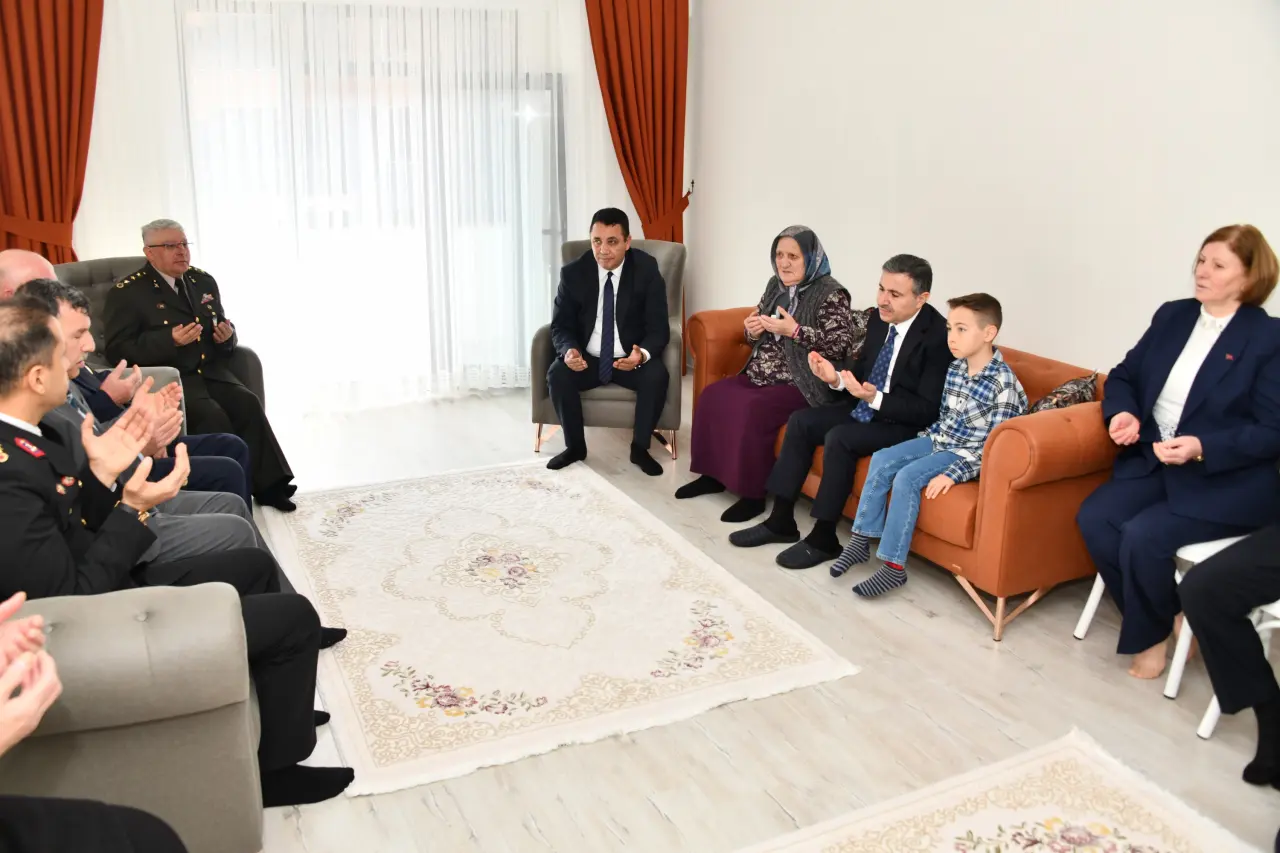 Gümüşhane’de 18 Mart Şehitleri Anma Günü ve Çanakkale Zaferi Programı Düzenlendi 3