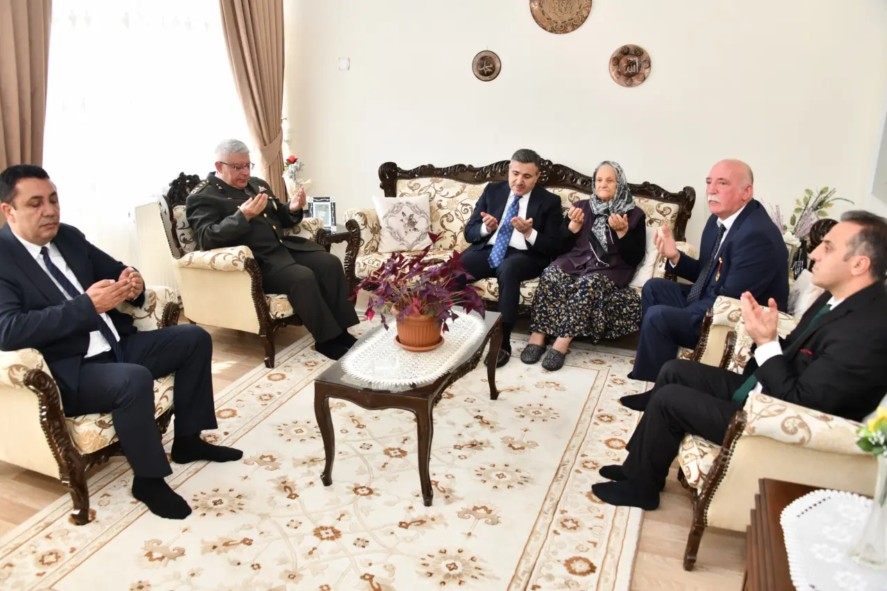 Gümüşhane’de 18 Mart Şehitleri Anma Günü ve Çanakkale Zaferi Programı Düzenlendi 1