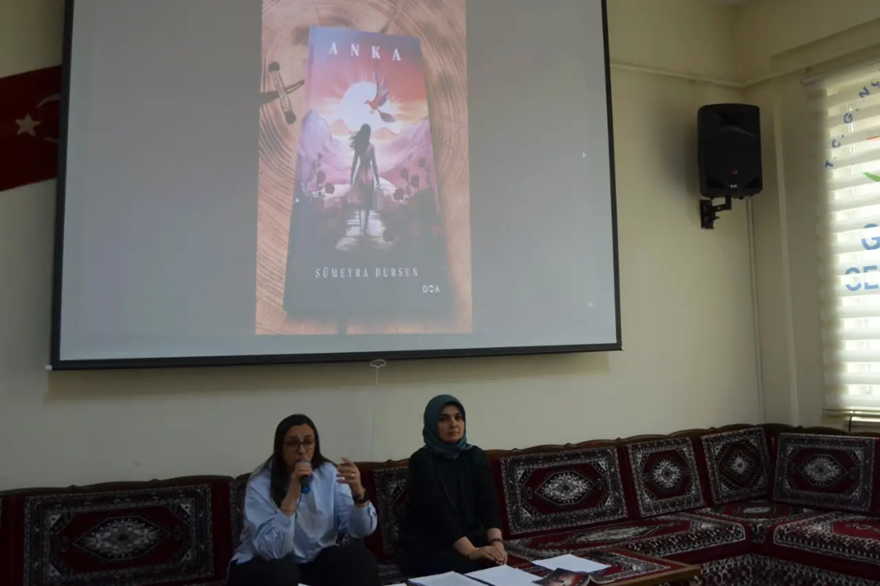 Gümüşhane Gençlik Merkezi’nde "Bir Kadın Dünyayı Değiştirebilir" söyleşisi gerçekleştirildi 1