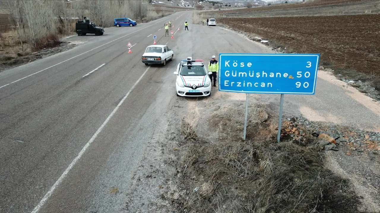 Gümüşhane Jandarma Ekiplerinden Bayram Boyunca "Şeker Tadında" Denetim 6