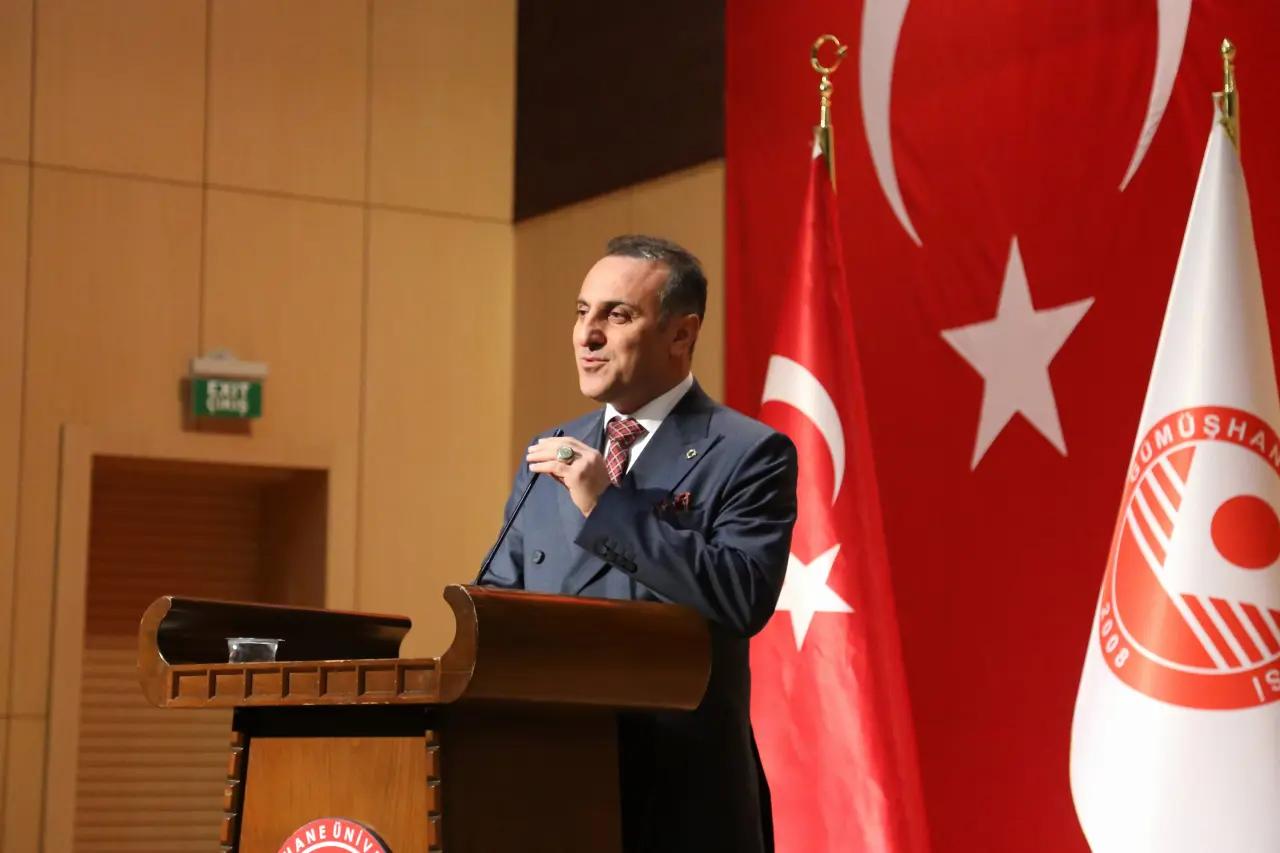 Gümüşhane Üniversitesi’nde Ramazan İklimi: Senai Demirci “Gönül Hekimi” Olarak Kürsüdeydi 2