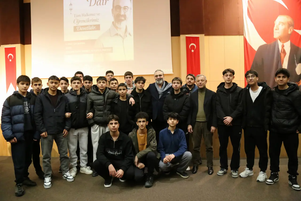 Gümüşhane Üniversitesi’nde Ramazan İklimi: Senai Demirci “Gönül Hekimi” Olarak Kürsüdeydi 1