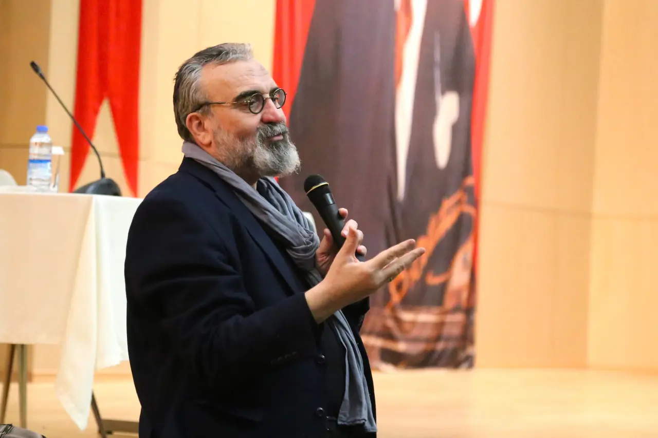 Gümüşhane Üniversitesi’nde Ramazan İklimi: Senai Demirci “Gönül Hekimi” Olarak Kürsüdeydi 6