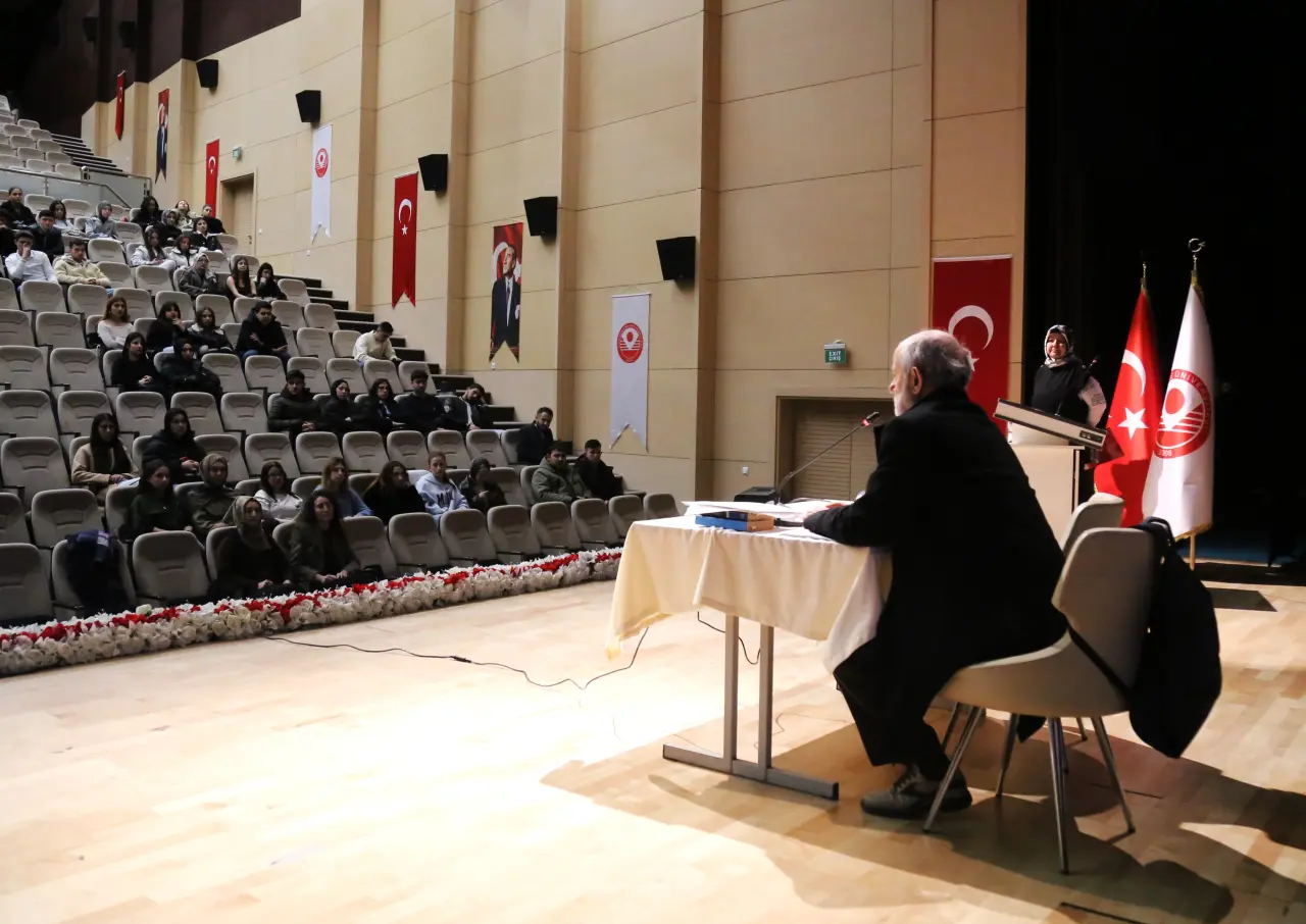 Gümüşhane Üniversitesinde "Uyuşturucu Gerçeği" Konferansı Düzenlendi 4