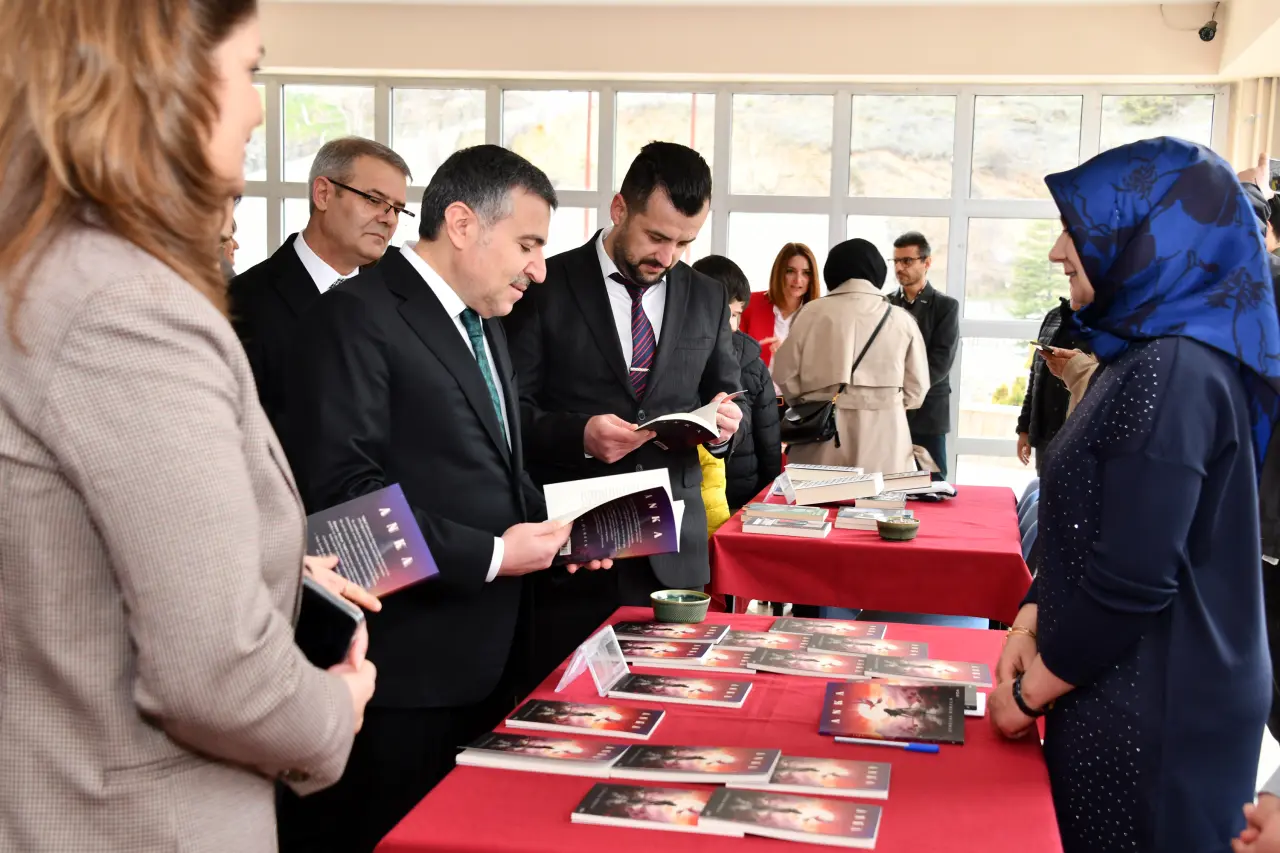 Gümüşhane’de 62. Kütüphane Haftası "İyileştiren Kütüphane" Temasıyla Kutlandı 13