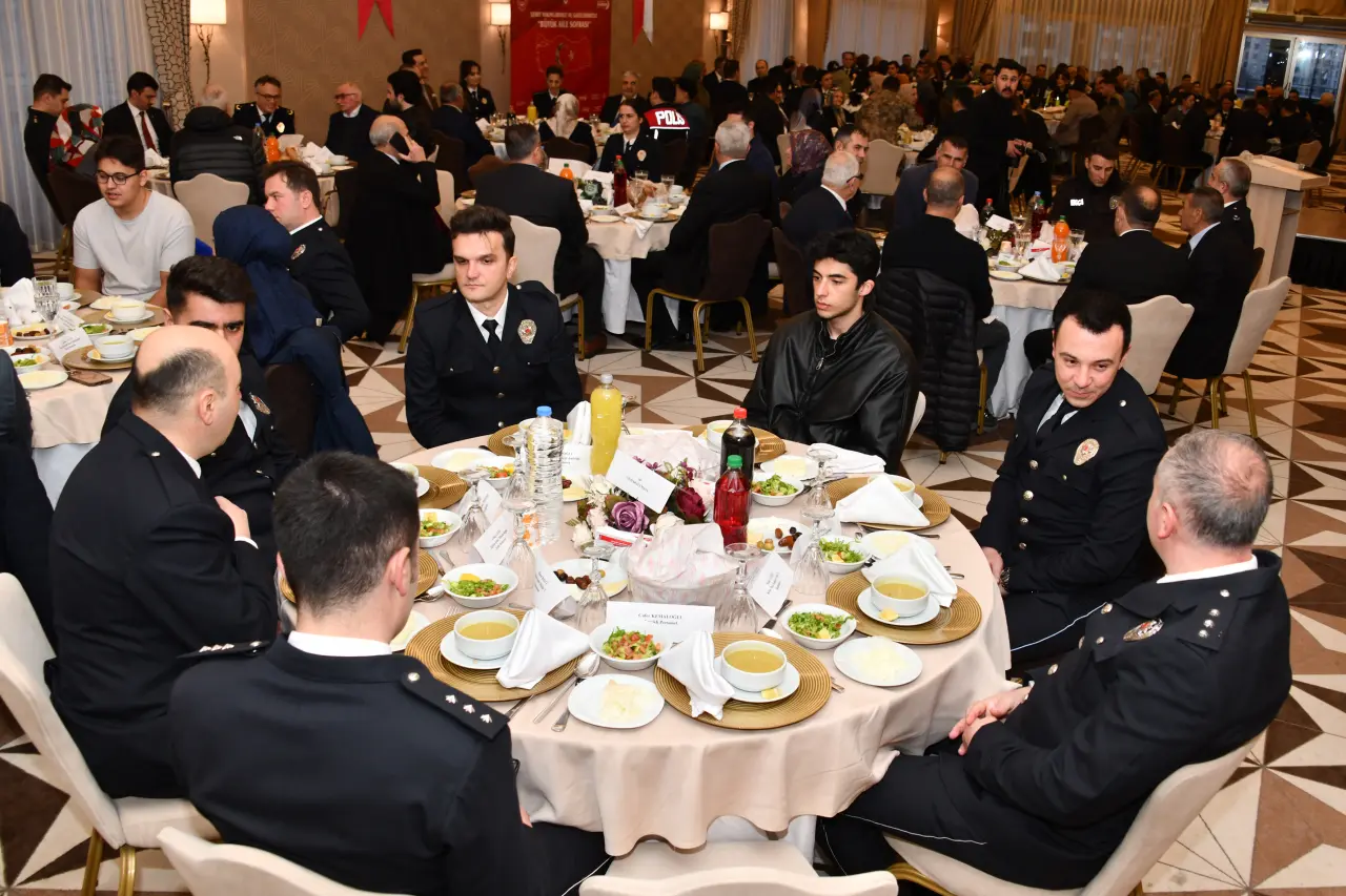 Gümüşhane’de "Büyük Türkiye Ailesi" İftarda Bir Arada! 5