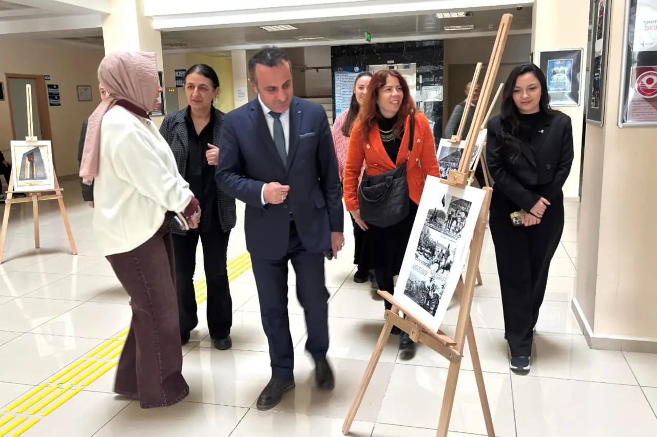 Gümüşhane'de duygusal anlar: "Kınalı Hasan" sahne alınca salon gözyaşlarına boğuldu! 1