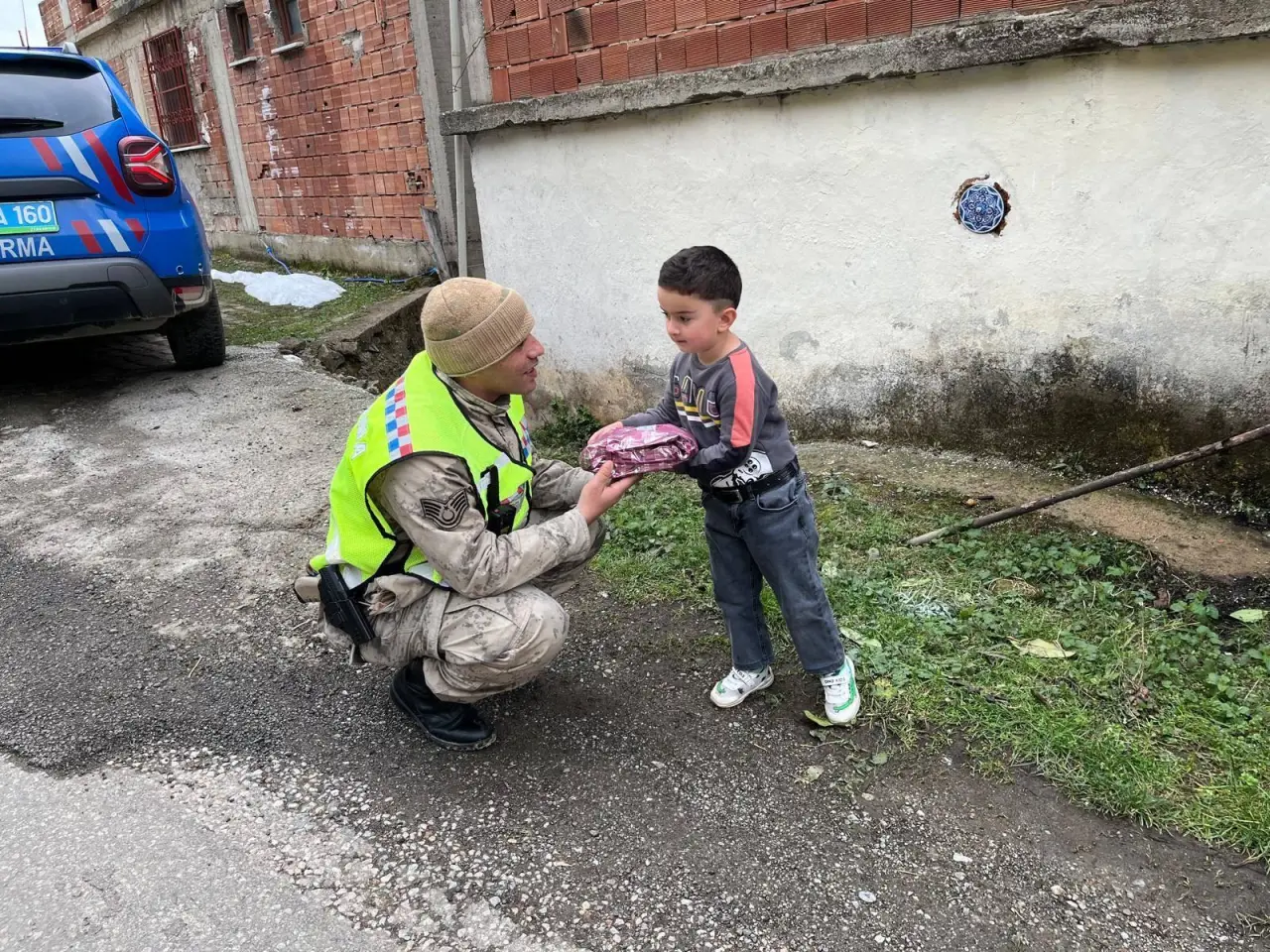 Gümüşhane'de minik kalplere Jandarma dokunuşu 7
