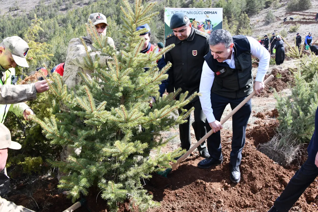 Gümüşhane'de Orman Haftası Kutlamaları: 750 Fidan Toprakla Buluşturuldu 8