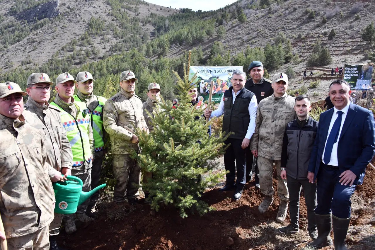 Gümüşhane'de Orman Haftası Kutlamaları: 750 Fidan Toprakla Buluşturuldu 11