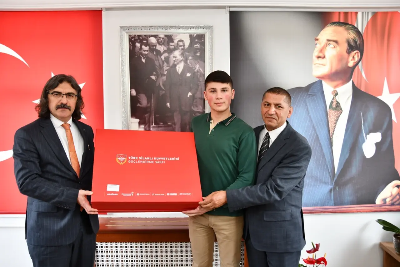 Gümüşhane’de "Savunmadan Sanata" Ödülleri Verildi 6