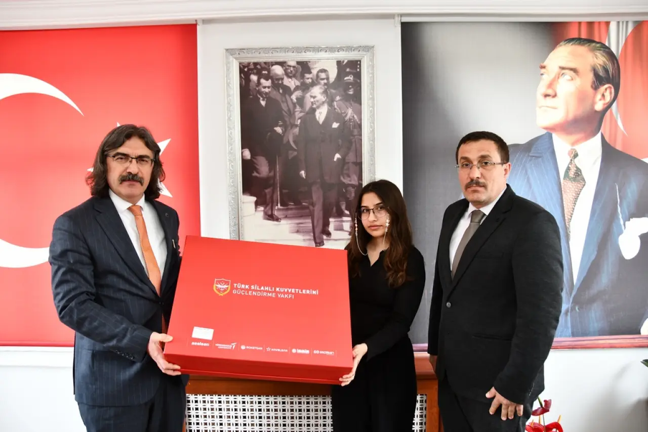 Gümüşhane’de "Savunmadan Sanata" Ödülleri Verildi 4