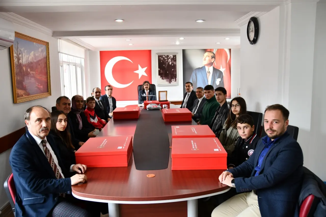 Gümüşhane’de "Savunmadan Sanata" Ödülleri Verildi 13