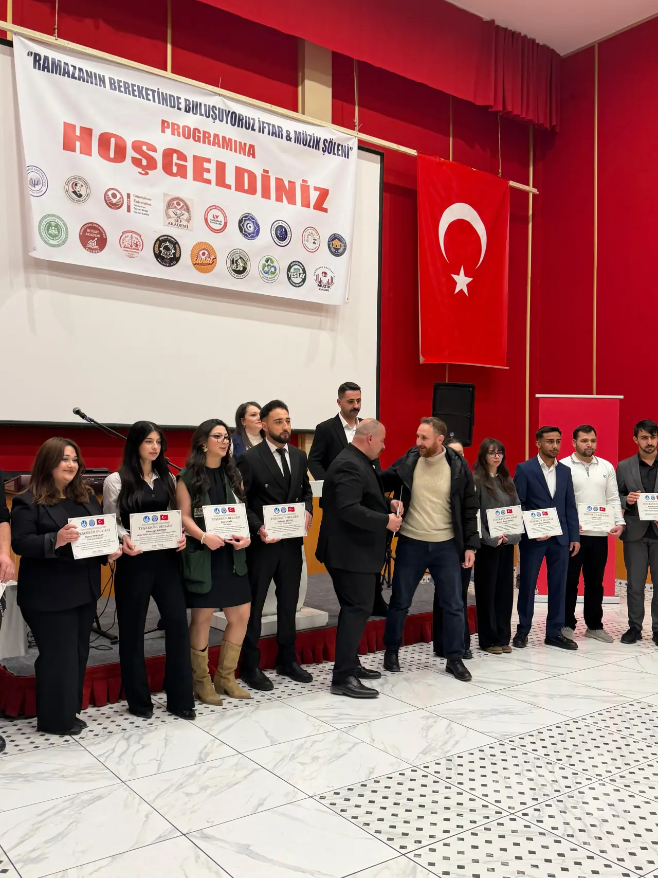 Gümüşhane'de Şehir ve Üniversite Gençliği İftar Sofrasında Kenetlendi 2