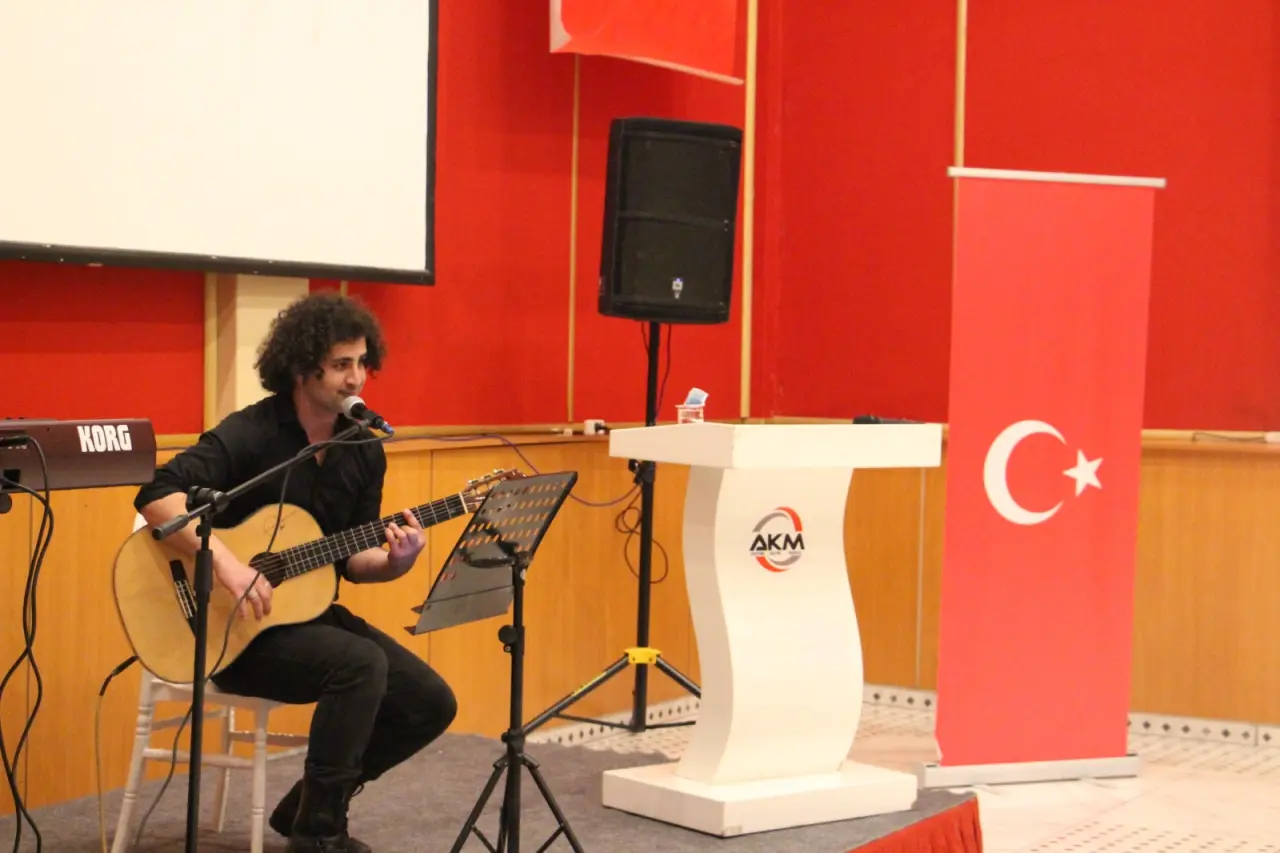 Gümüşhane'de Şehir ve Üniversite Gençliği İftar Sofrasında Kenetlendi 9