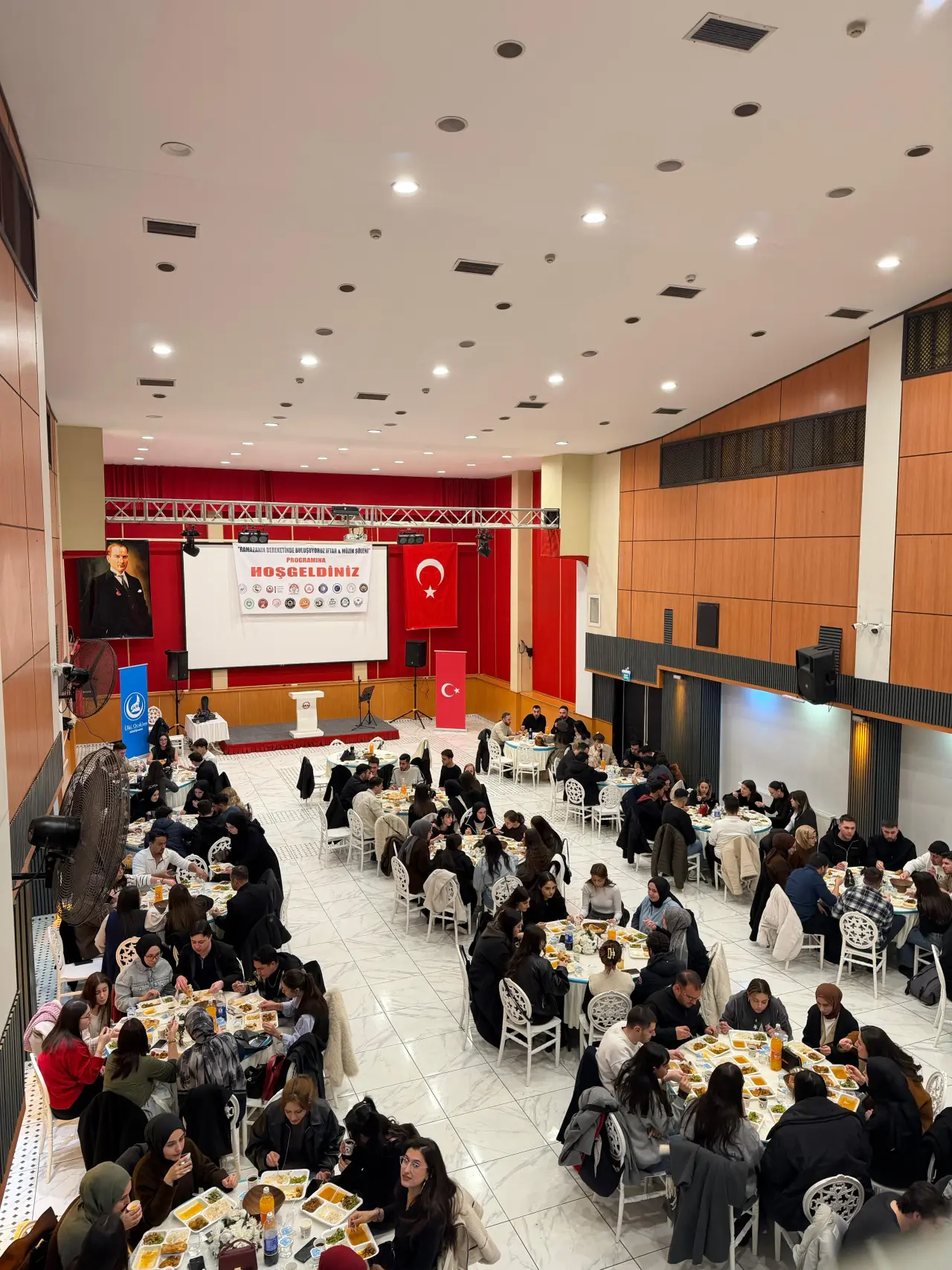 Gümüşhane'de Şehir ve Üniversite Gençliği İftar Sofrasında Kenetlendi 1