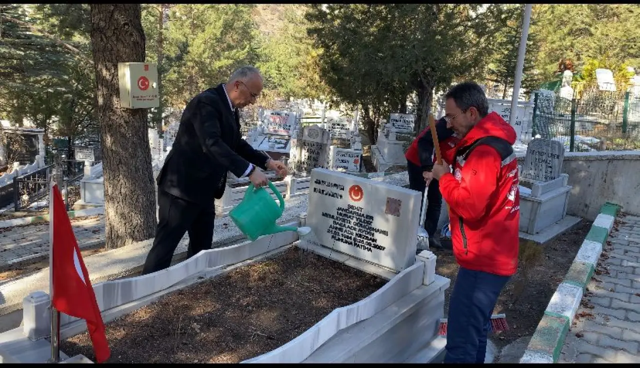 Gümüşhane’nin kahramanlarına vefa: Kabirler tek tek ziyaret edildi 8