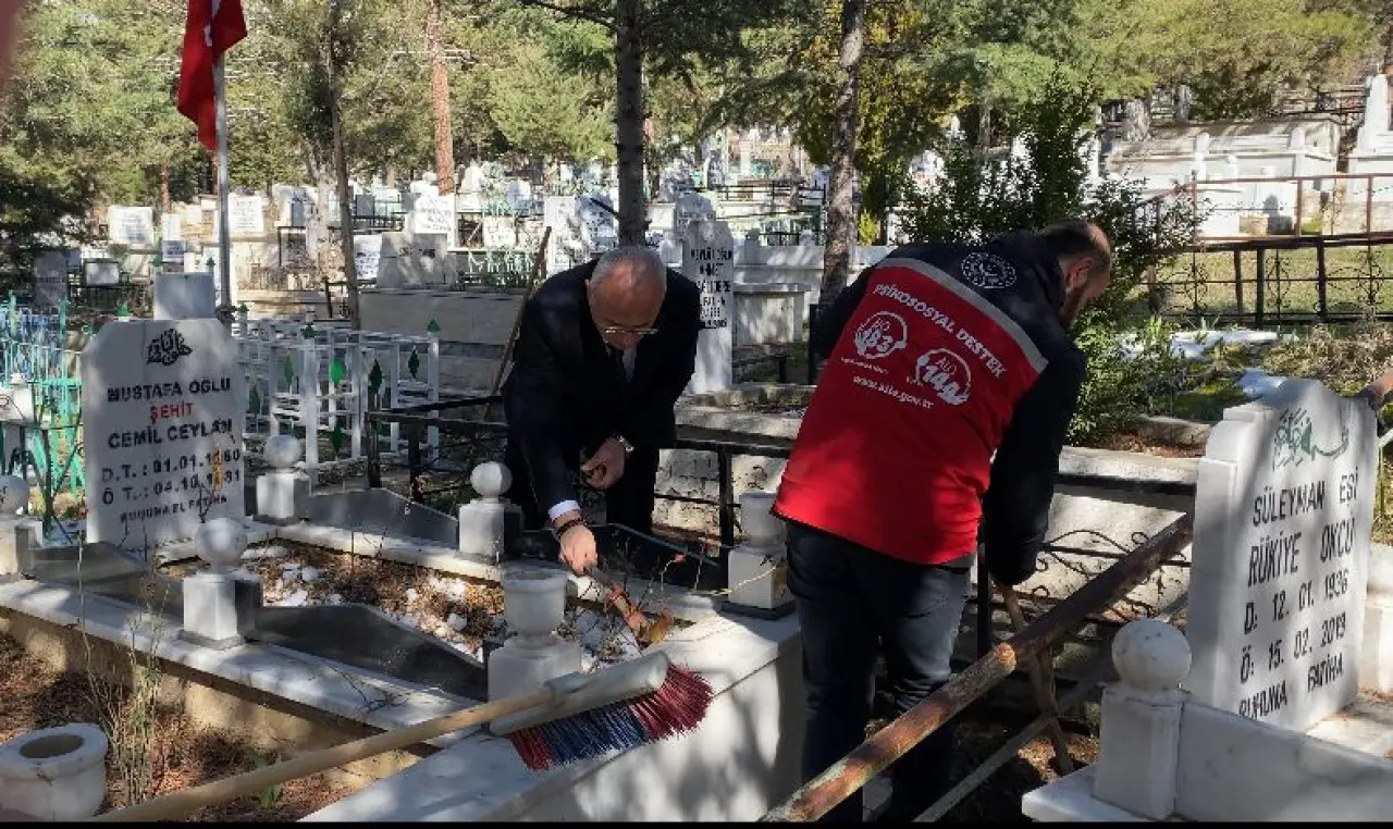 Gümüşhane’nin kahramanlarına vefa: Kabirler tek tek ziyaret edildi 5