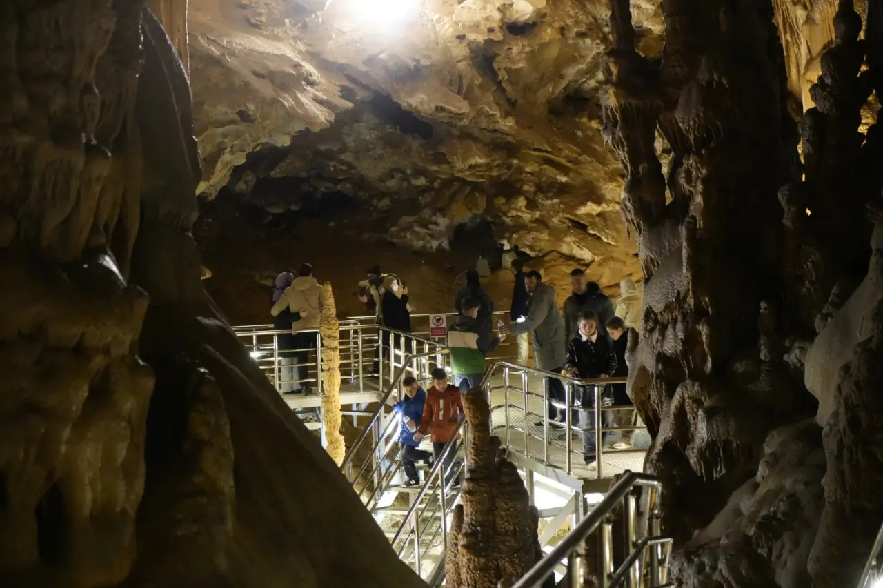 Gümüşhane’nin turizm lokomotifi Karaca Mağarası’nda yeni sezon başladı 2