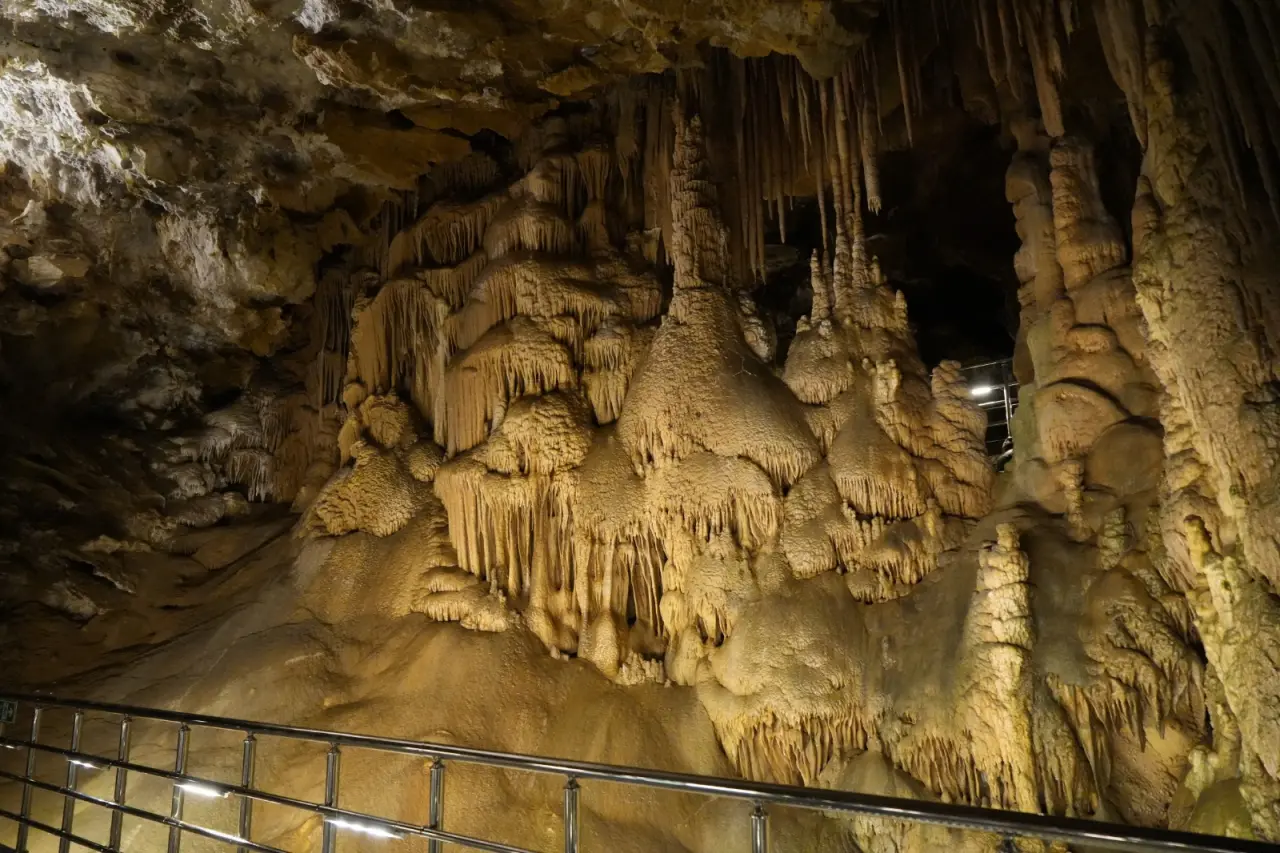 Gümüşhane’nin turizm lokomotifi Karaca Mağarası’nda yeni sezon başladı 5