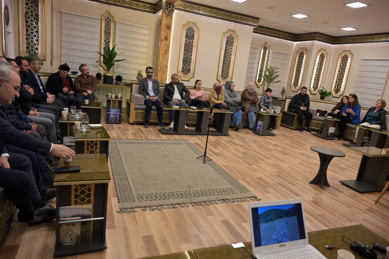 "Hazine Değil, Tarih Fışkırıyor!" Gümüşhane’nin 'Kayıp Santa'sı ve bilinmeyen rotaları masaya yatırıldı 5