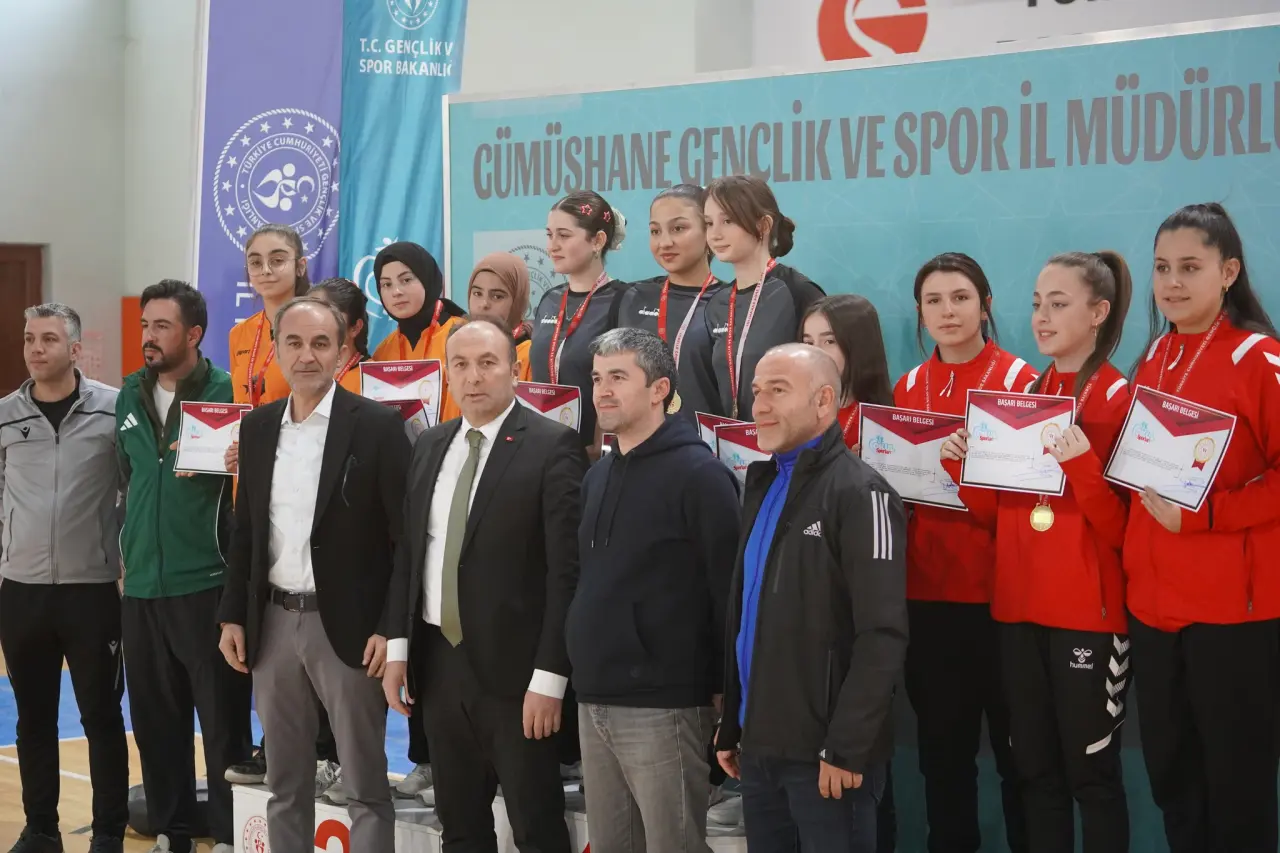 Raketler Gümüşhane’de Konuştu: Bölge Şampiyonları Belli Oldu 1