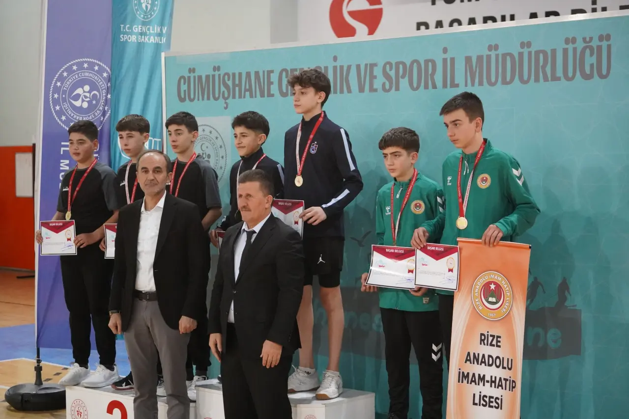 Raketler Gümüşhane’de Konuştu: Bölge Şampiyonları Belli Oldu 2