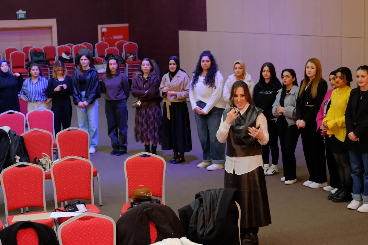 Gümüşhane Üniversitesi’nde eğitimde drama ve öğrenme yaklaşımları semineri düzenlendi 2