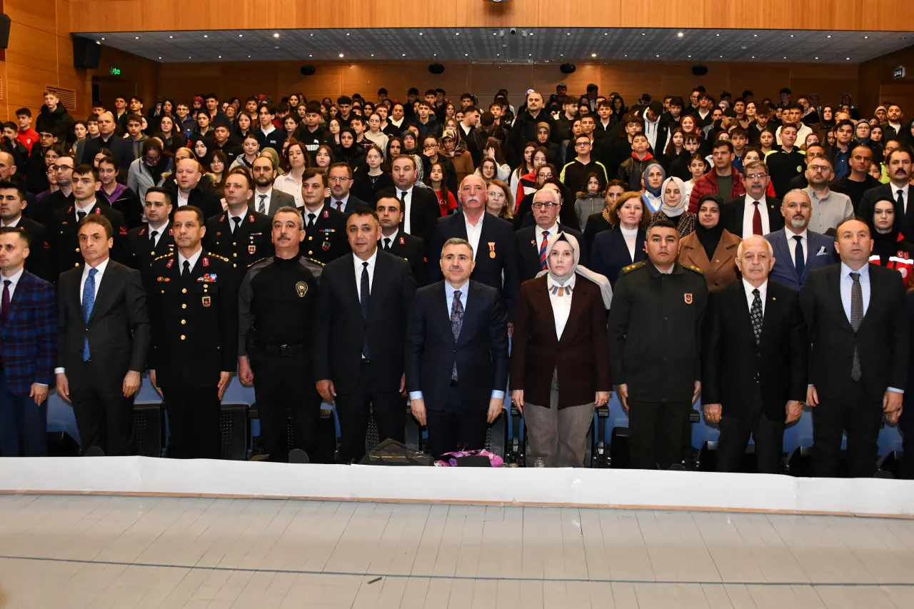 Gümüşhane’de 18 Mart Şehitleri Anma Günü ve Çanakkale Zaferi’nin 111. Yıl Dönümü Törenle Kutlandı 3