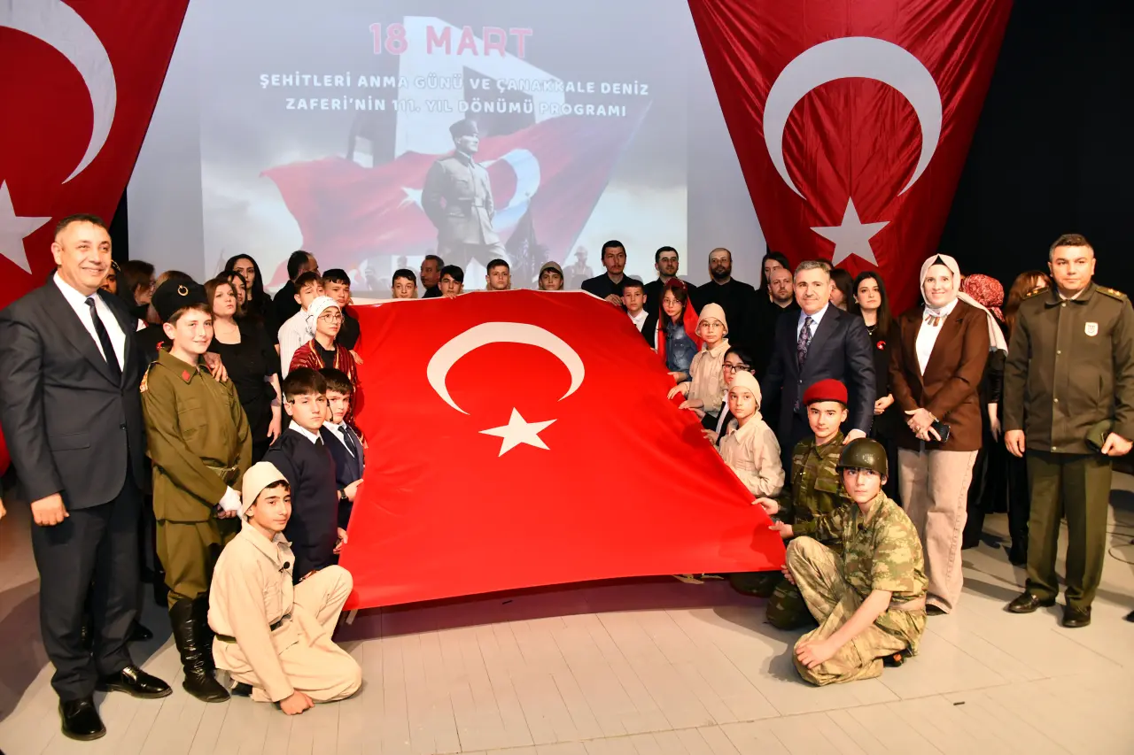 Gümüşhane’de 18 Mart Şehitleri Anma Günü ve Çanakkale Zaferi’nin 111. Yıl Dönümü Törenle Kutlandı 6