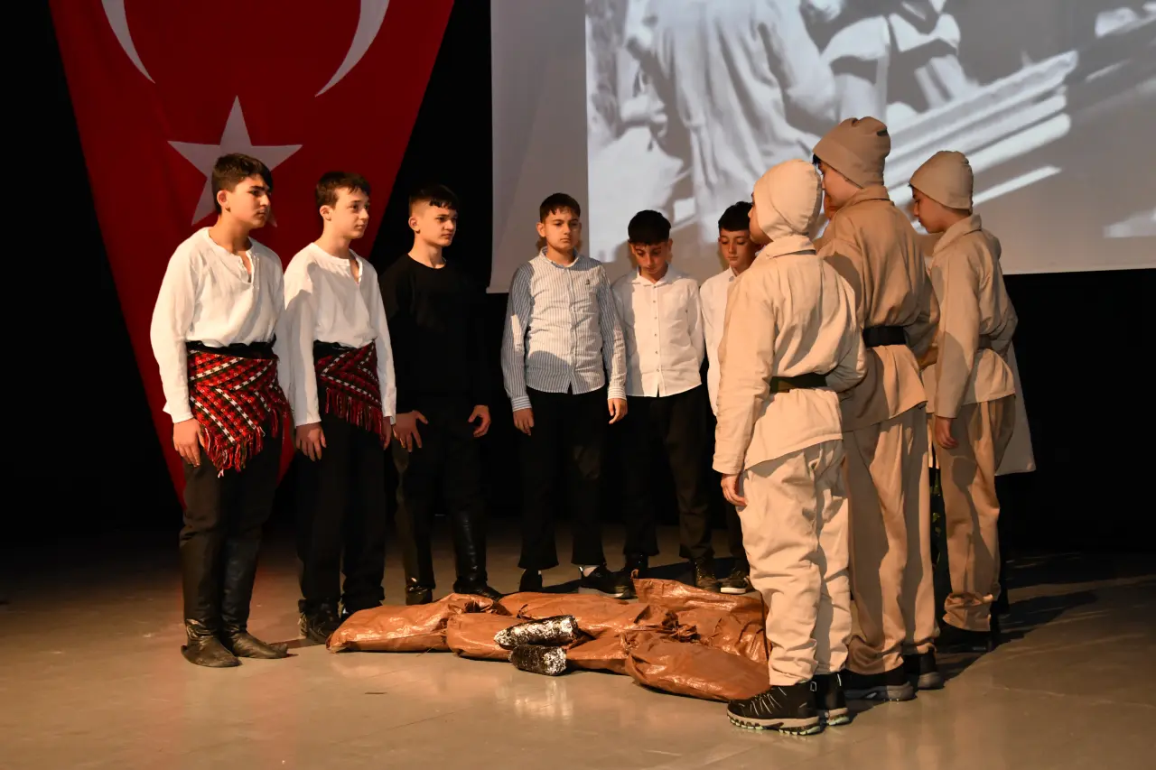 Gümüşhane’de 18 Mart Şehitleri Anma Günü ve Çanakkale Zaferi’nin 111. Yıl Dönümü Törenle Kutlandı 8