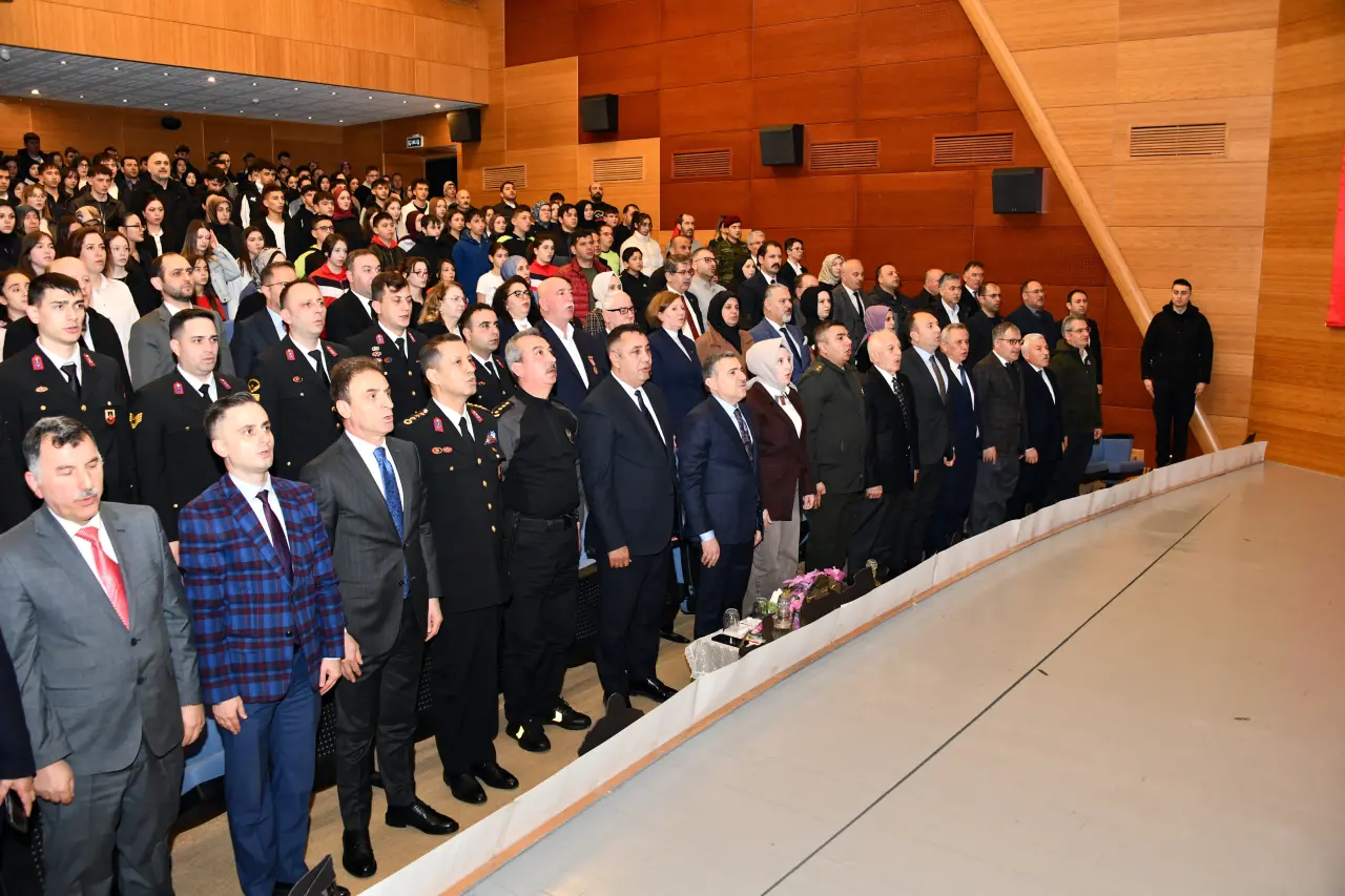 Gümüşhane’de 18 Mart Şehitleri Anma Günü ve Çanakkale Zaferi’nin 111. Yıl Dönümü Törenle Kutlandı 15