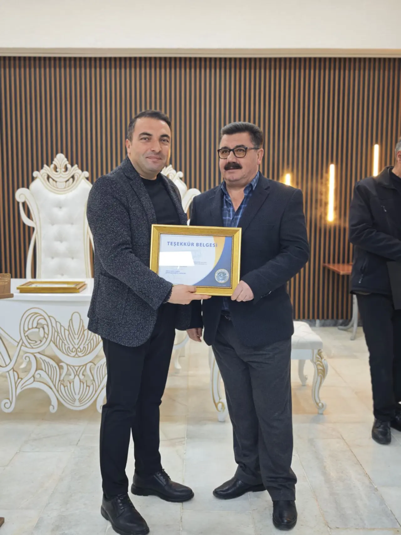 Şiran Belediyesi’nde Vefa Gecesi: 20 Yıllık Personele Teşekkür Belgesi 5