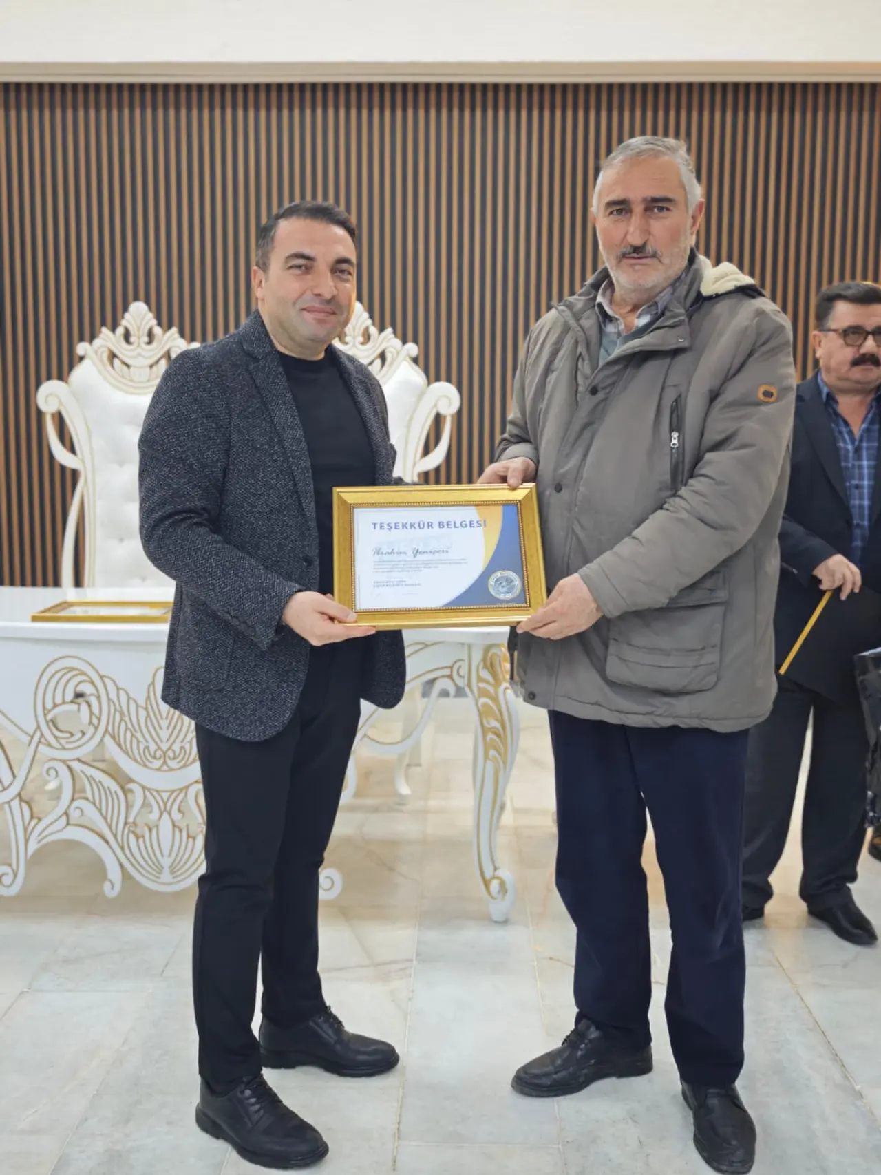 Şiran Belediyesi’nde Vefa Gecesi: 20 Yıllık Personele Teşekkür Belgesi 3