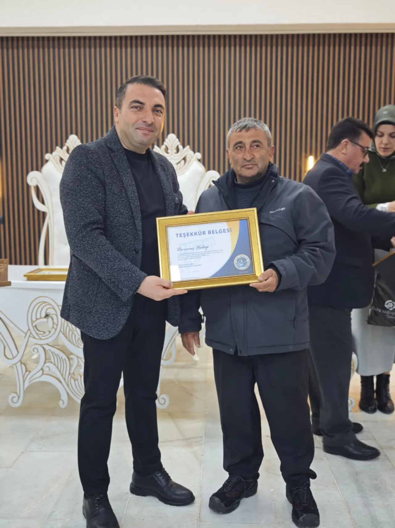 Şiran Belediyesi’nde Vefa Gecesi: 20 Yıllık Personele Teşekkür Belgesi 2