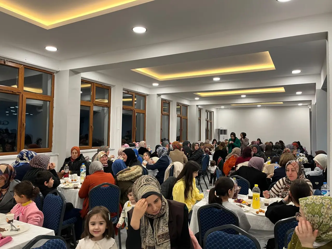 Tekke Belediyesi’nin 8 Mart Dünya Kadınlar Günü iftar programı yoğun ilgi gördü 5