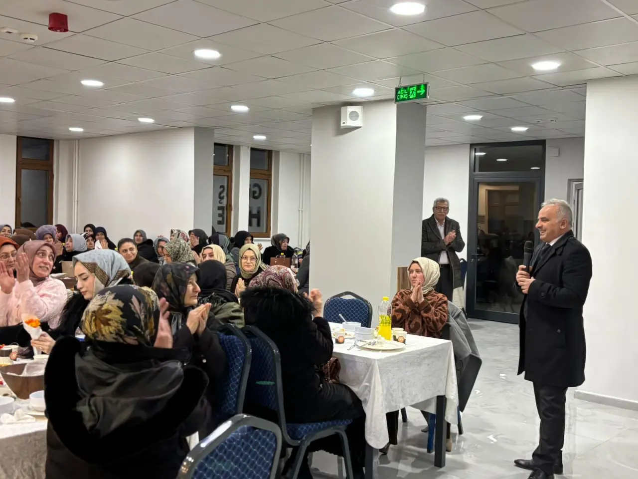 Tekke Belediyesi’nin 8 Mart Dünya Kadınlar Günü iftar programı yoğun ilgi gördü 11