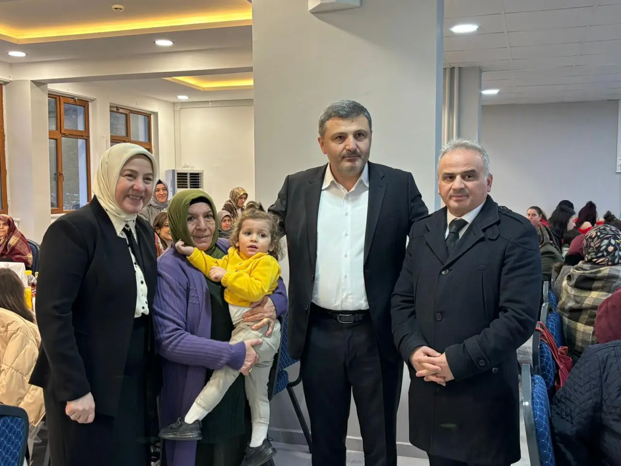 Tekke Belediyesi’nin 8 Mart Dünya Kadınlar Günü iftar programı yoğun ilgi gördü 14