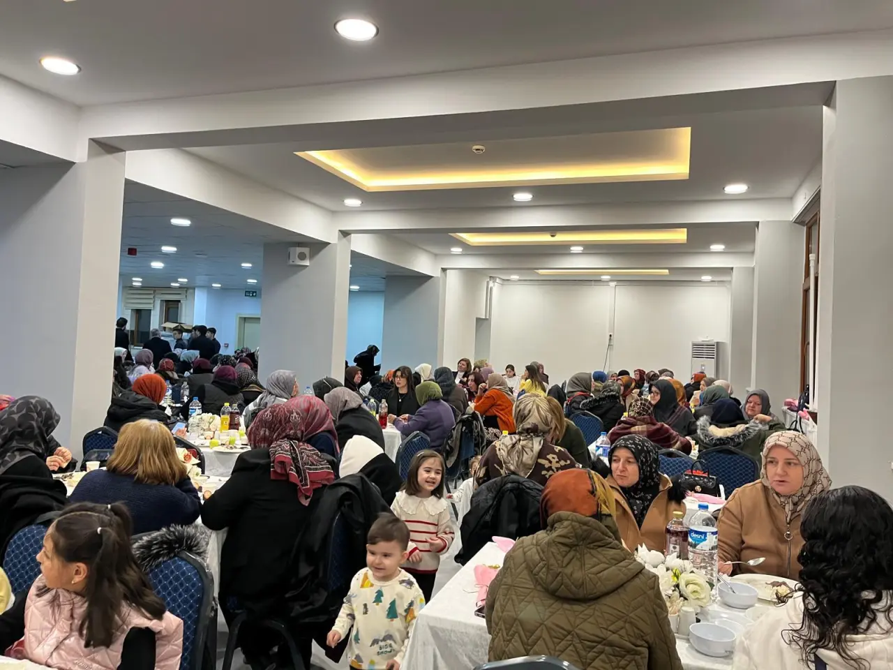 Tekke Belediyesi’nin 8 Mart Dünya Kadınlar Günü iftar programı yoğun ilgi gördü 4