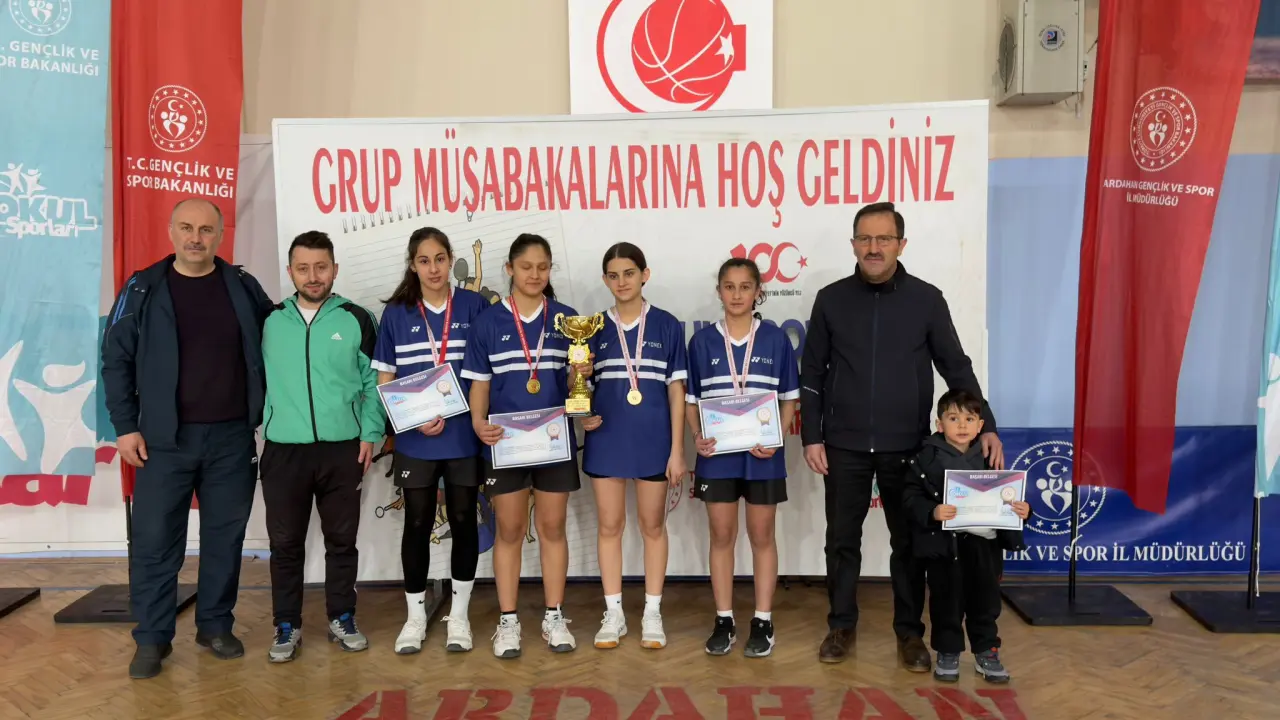 Tekke Ortaokulu Badminton Takımı Üst Üste 3. Kez Bölge Şampiyonu Oldu 1